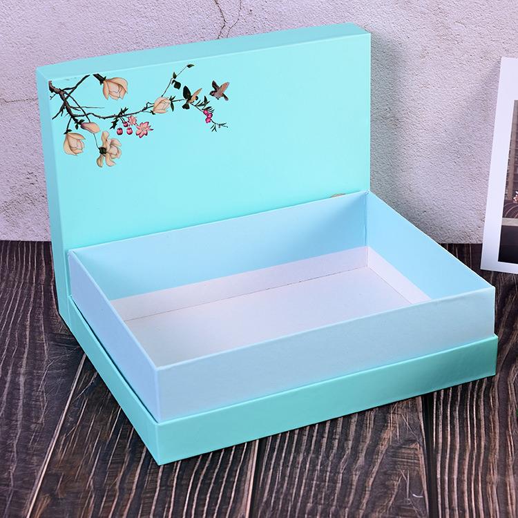 custom box with logo