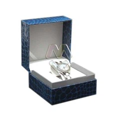 Virinoj spektas skatolon populara ĉarnira paka plasta skatolo por horloĝo